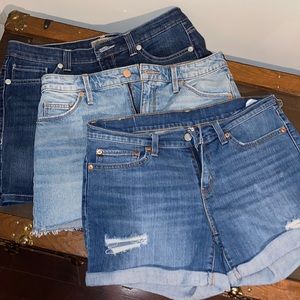 3 pairs of women’s shorts